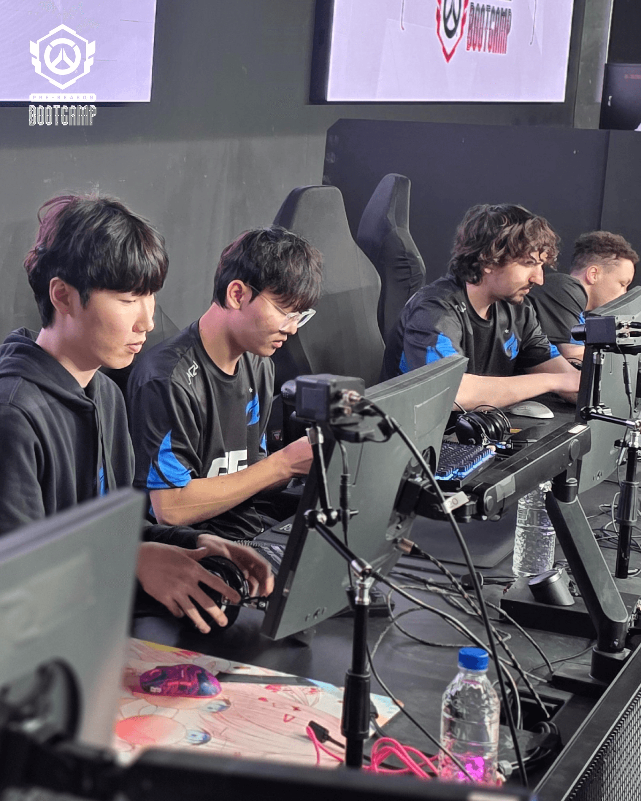Dallas Fuel prepare for their game against T1