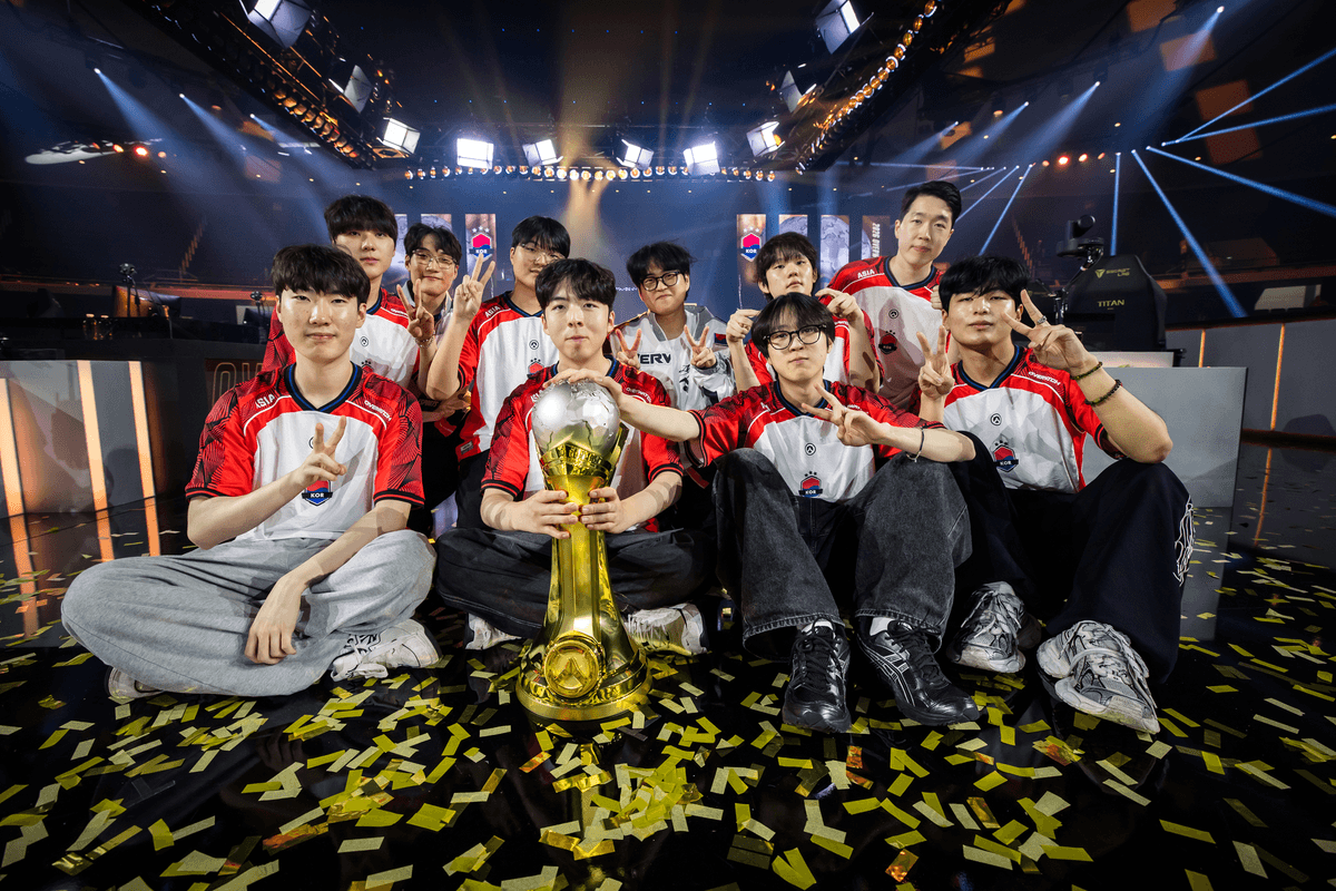 Team South Korea with the World Cup trophy after their 4-1 victory over Saudi Arabia.