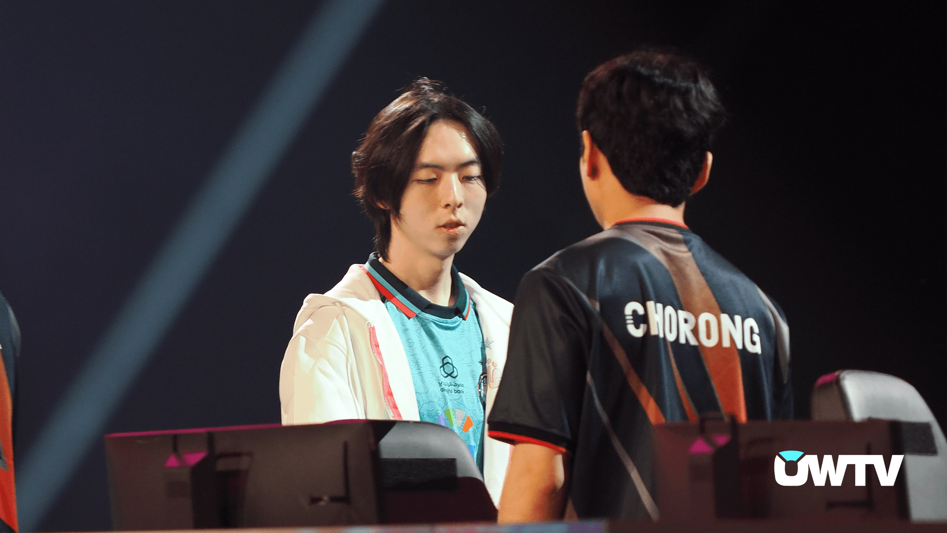 Simple and CH0R0NG at the end of their clash.