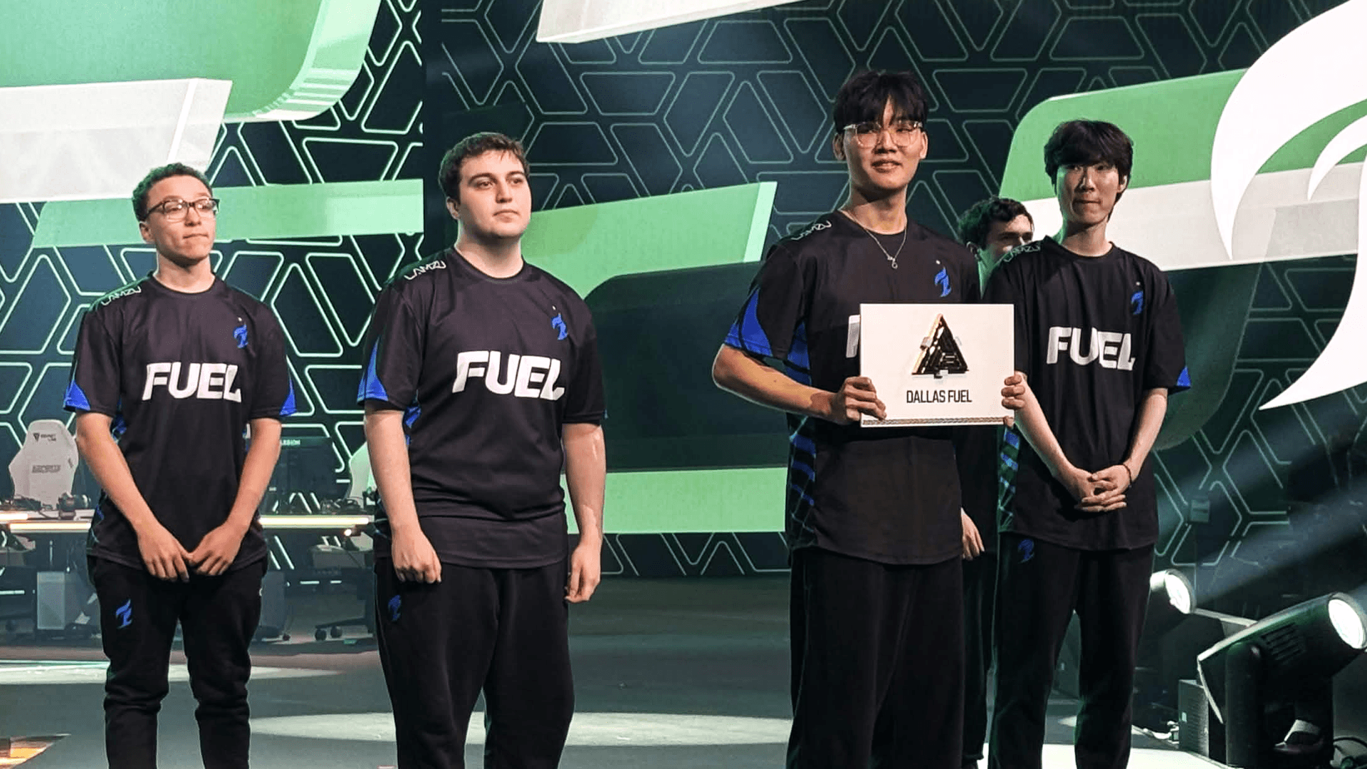 Dallas Fuel lines up against Virtus.pro